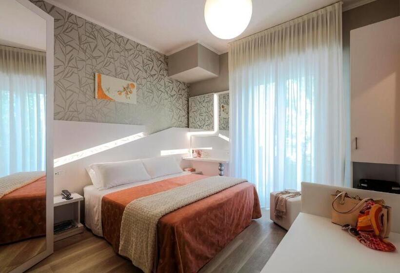 اتاق سوپریور, Ombretta Mare