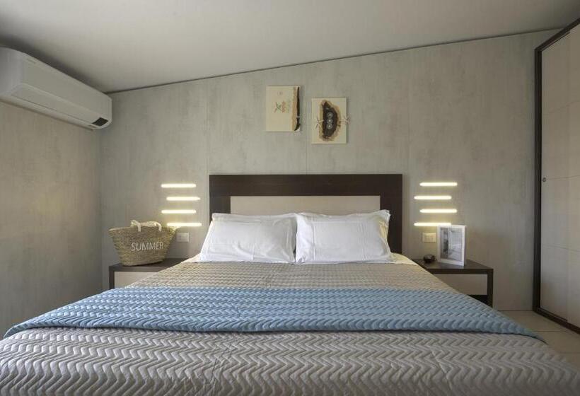 اتاق سوپریور, Ombretta Mare