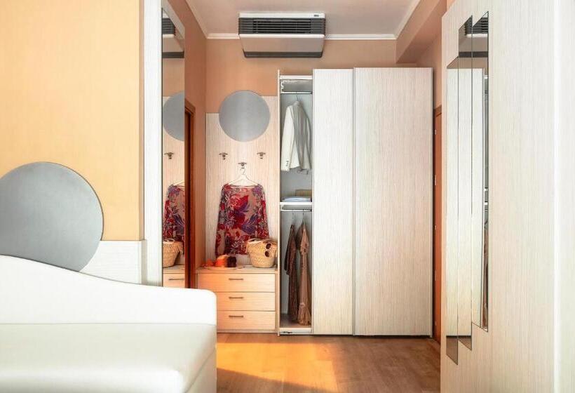 اتاق سوپریور سه تخته, Ombretta Mare