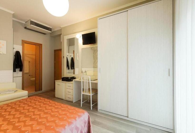 اتاق سوپریور چهار تخته, Ombretta Mare