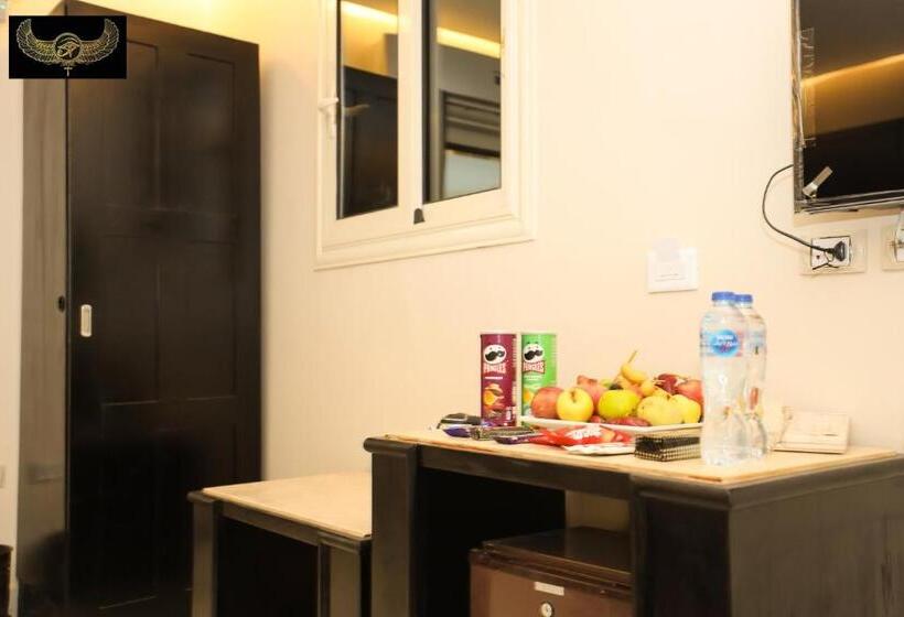 اتاق لوکس سه تخته, Comfort Inn Giza