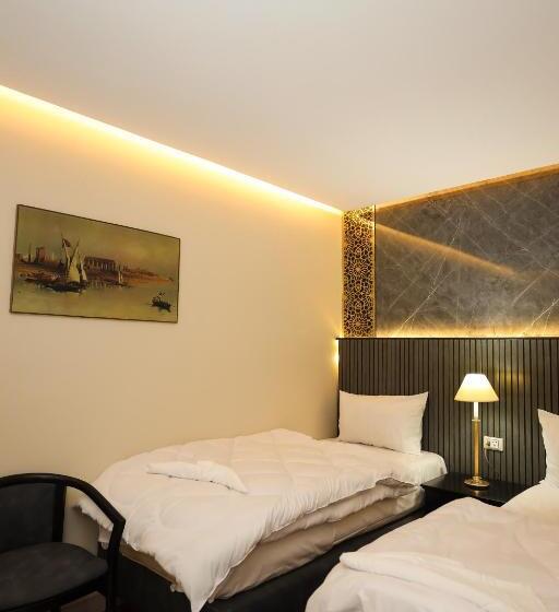 اتاق لوکس سه تخته, Comfort Inn Giza