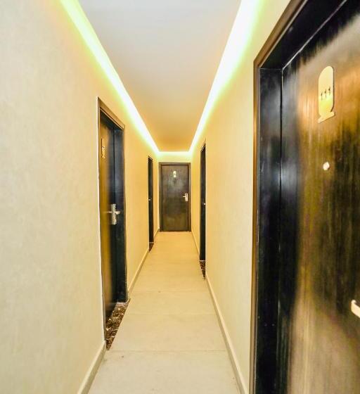 اتاق لوکس چهار تخته, Comfort Inn Giza