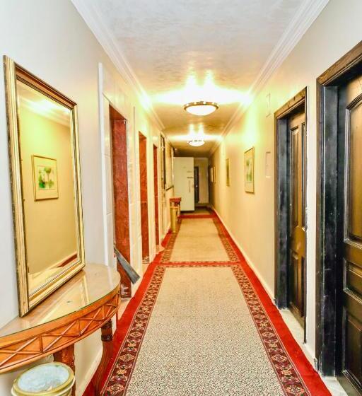 سوئیت با بالکن, Comfort Inn Giza