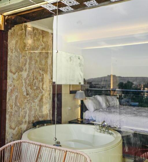 سوئیت با بالکن, Comfort Inn Giza