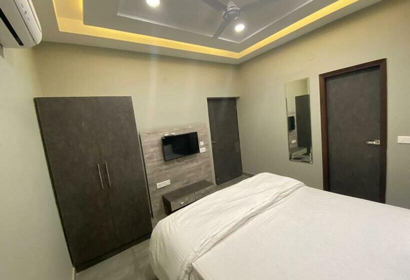 デラックスルーム, The Retro Regency