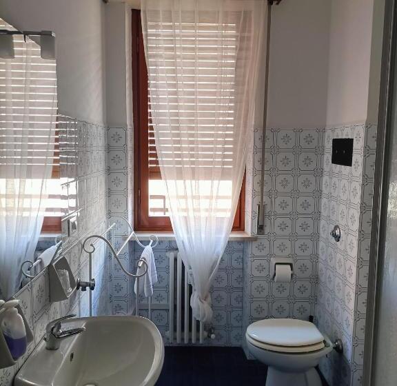 اتاق استاندارد یک نفره, Guesthouse127