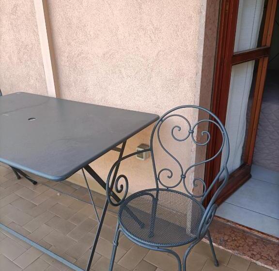 اتاق استاندارد یک نفره, Guesthouse127