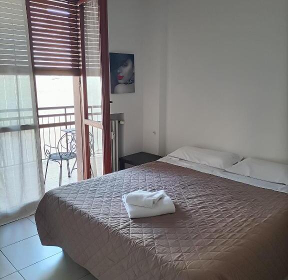 اتاق استاندارد یک نفره, Guesthouse127