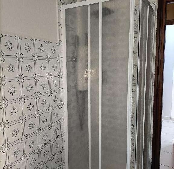 اتاق استاندارد یک نفره, Guesthouse127