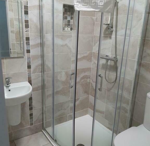 חדר סטנדרט, Lynch S