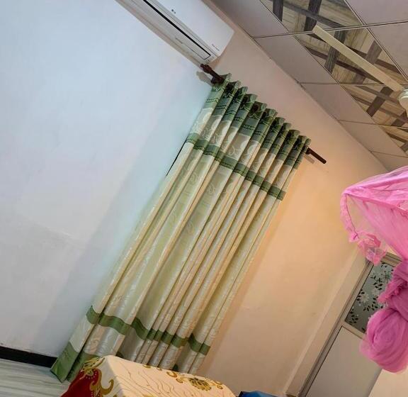 غرفة عائلية, Marcelin Family Villa