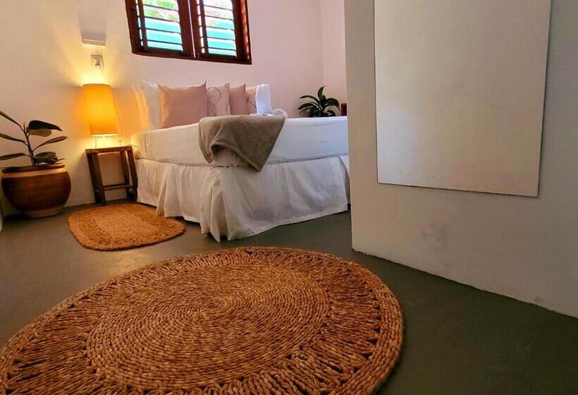 Chambre Basic, Villa Valencia
