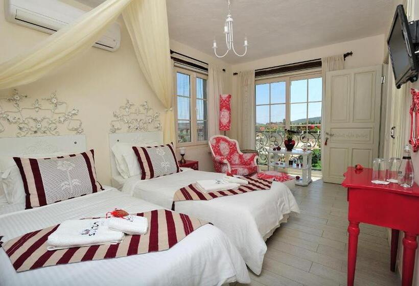 غرفة ديلوكس مزودة بشرفة, Alaçatı Sultan Konak Butik Otel ℳℛ Luxury Concept