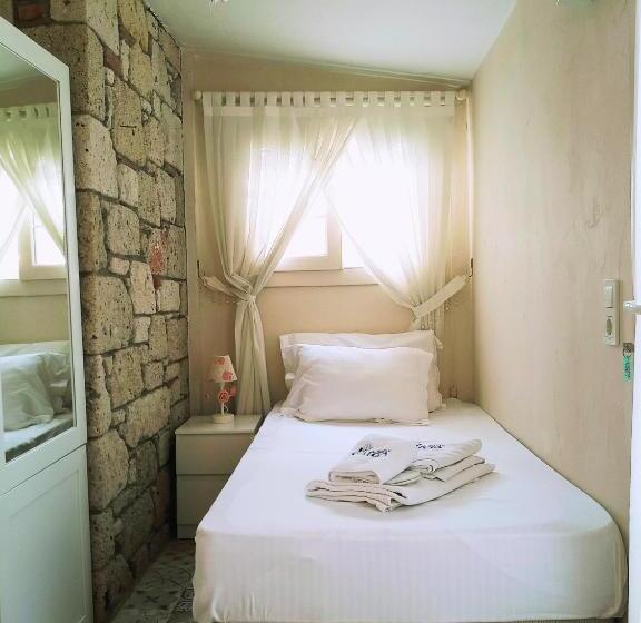 Номер Economy Индивидуальный, Alaçatı Sultan Konak Butik Otel ℳℛ Luxury Concept