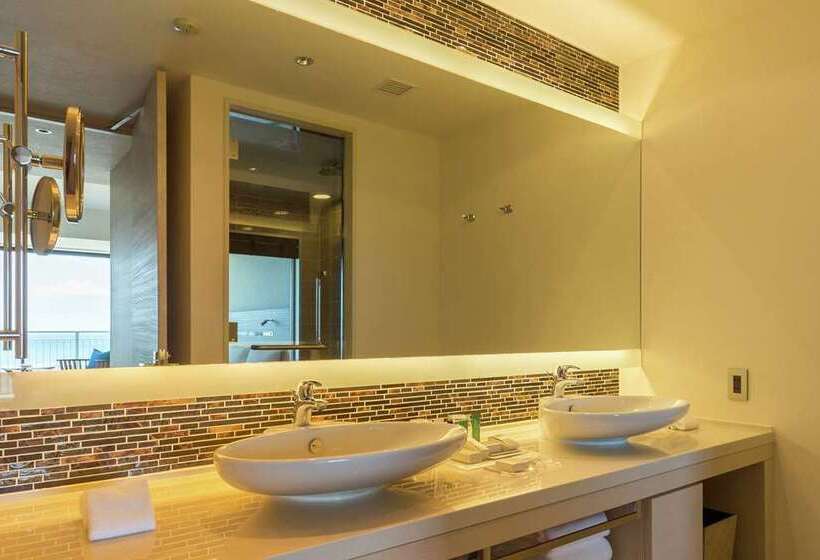 جناح ديلوكس, Hilton Okinawa Chatan Resort