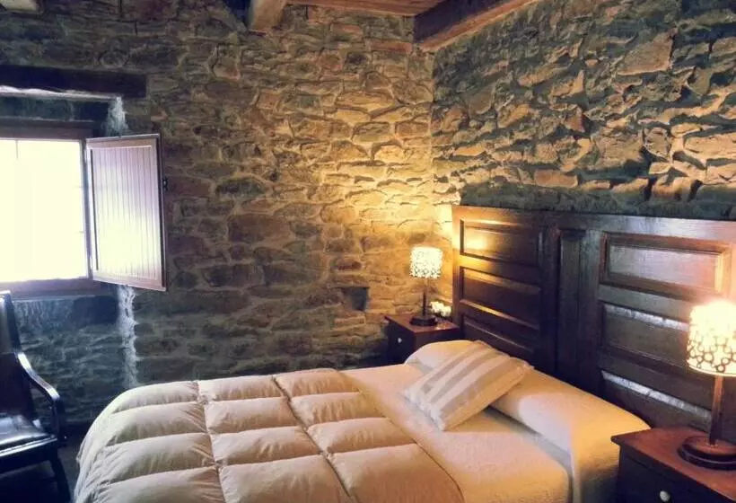 Standard Kolmen Hengen Huone, Hostal De Montaña La Aldeya