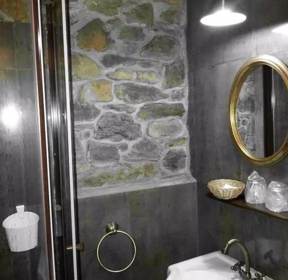 Standard Neljän Hengen Huone, Hostal De Montaña La Aldeya