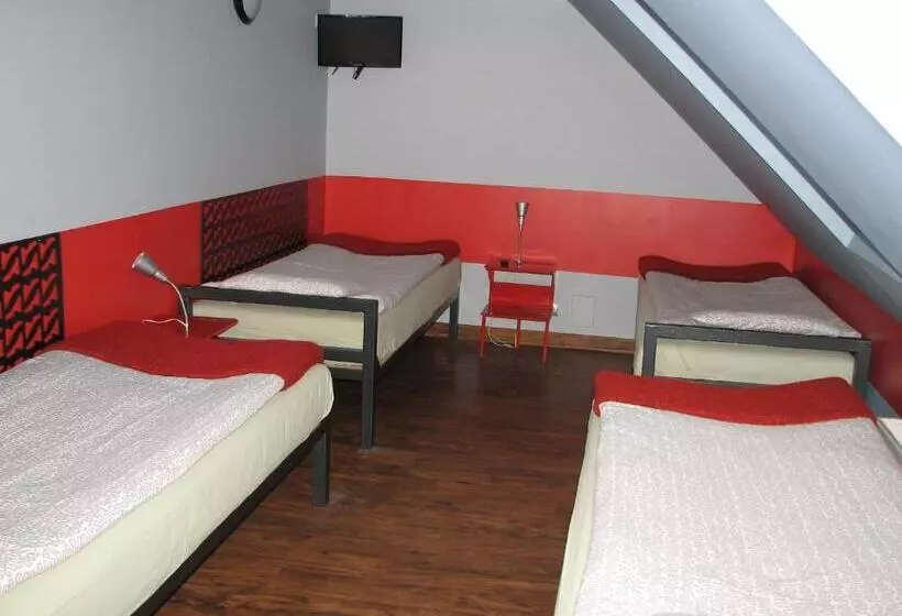 スタンダード４人部屋, Hostel Fabryka