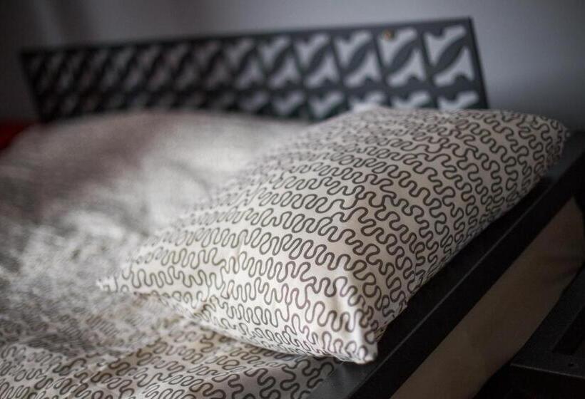 اتاق استاندارد چهار تخته, Hostel Fabryka