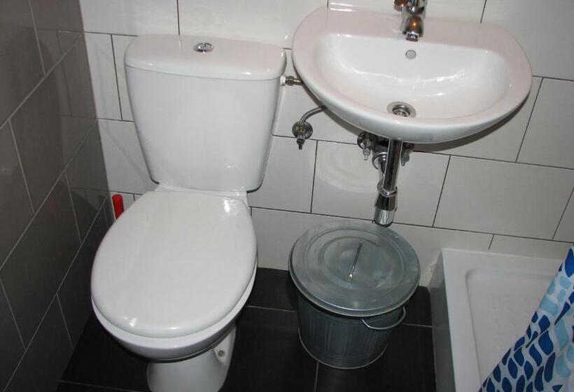 اتاق استاندارد یک نفره, Hostel Fabryka