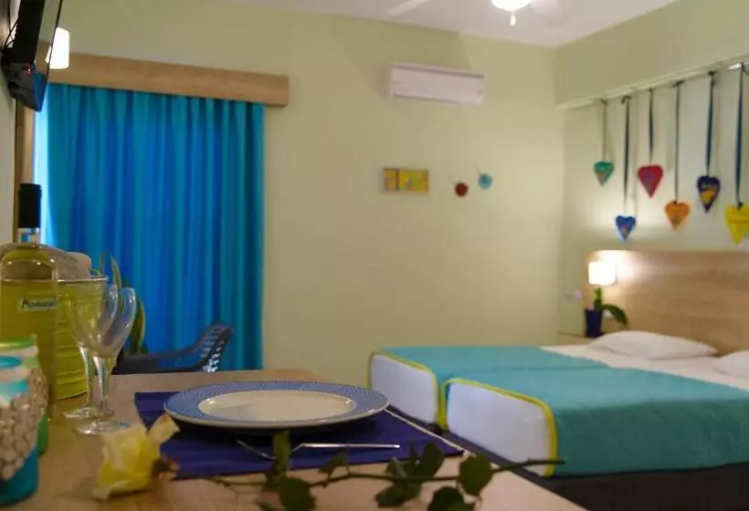 スーペリアファミリールーム, Aptera Beach