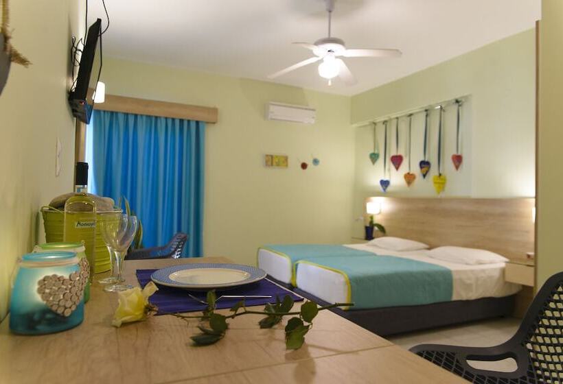 Трехместный Superior Вид на Море, Aptera Beach