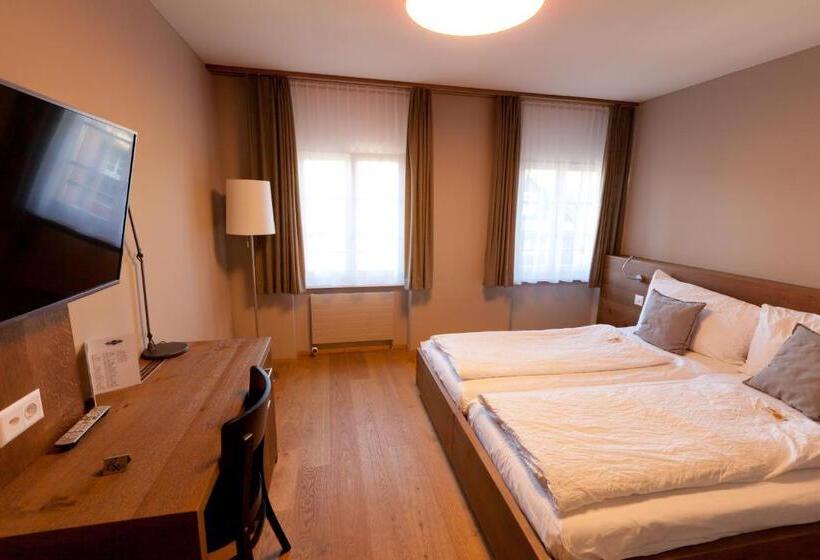 غرفة قياسية, Bären