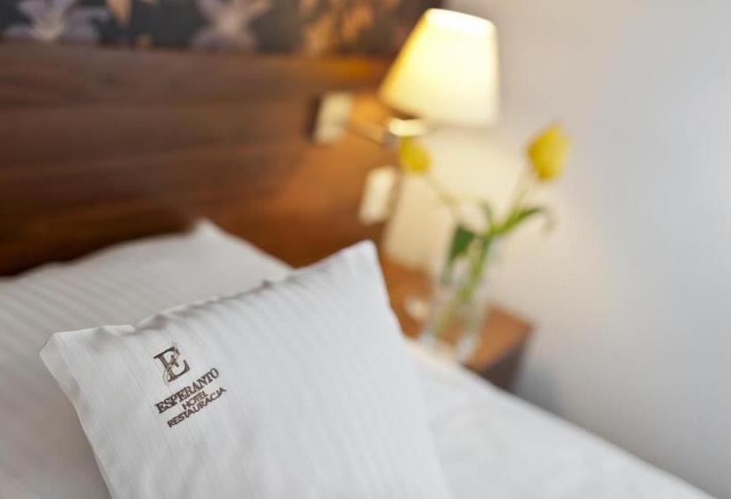 חדר דלוקס, Esperanto