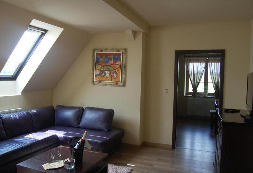 סוויטה דלוקס, Ján