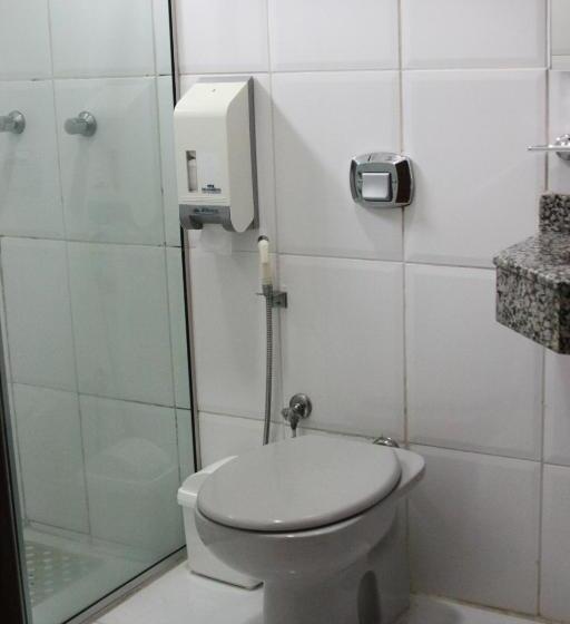 חדר סטנדרט לשלושה, Mirage