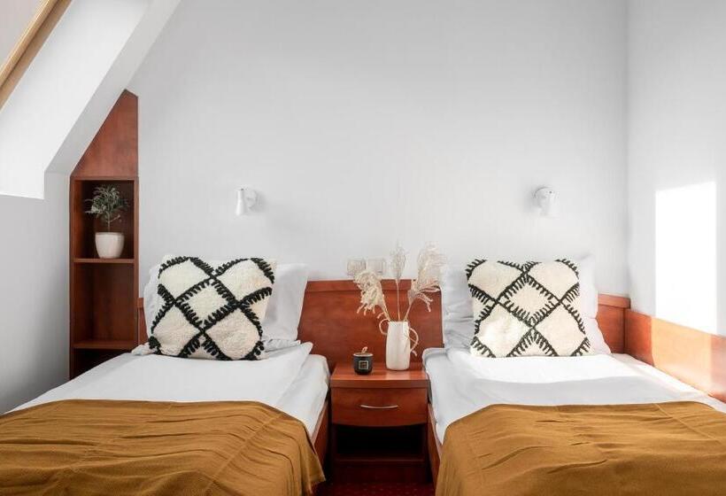 Номер Стандарт, Oberża Pod Różą Restauracja, Sauny, Jacuzzi