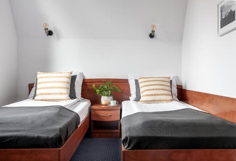 Номер Стандарт, Oberża Pod Różą Restauracja, Sauny, Jacuzzi