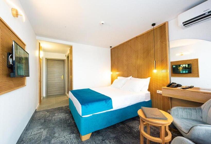 חדר סטנדרט נוף לבריכה, Parc