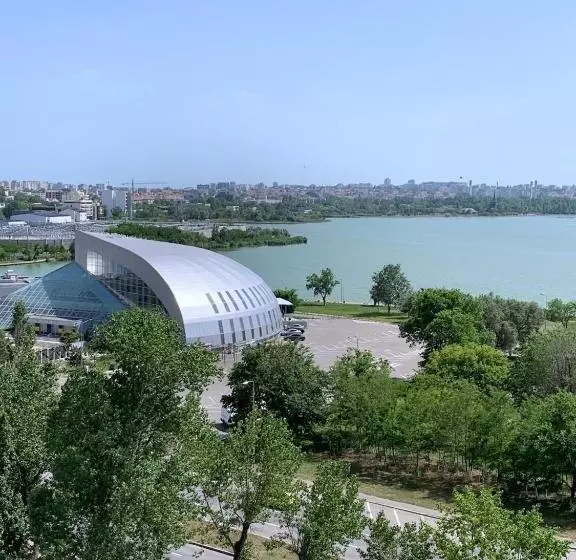 1 Bedroom Apartment Lake View, Parc