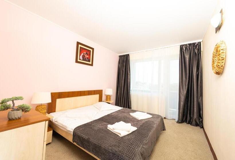 1 Bedroom Apartment Lake View, Parc