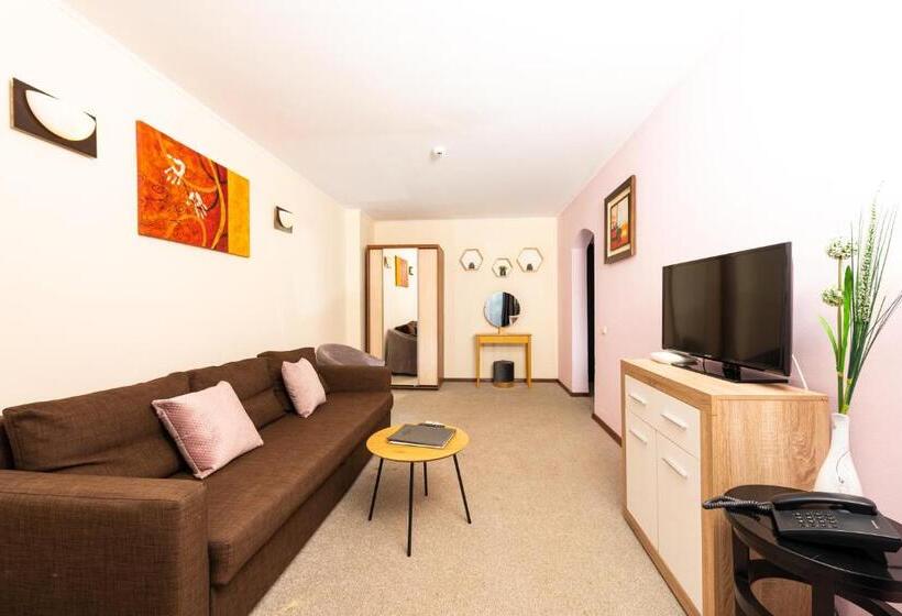 1 Bedroom Apartment Lake View, Parc