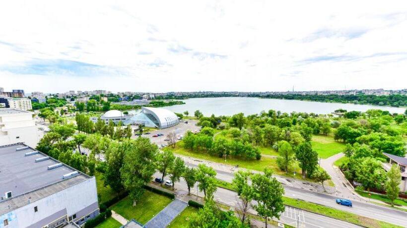 اتاق اساندارد با چشم‌انداز جانبی به دریا, Parc