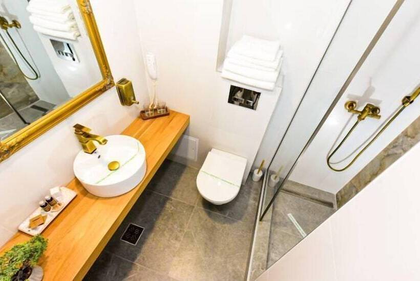 דירת חדר נוף לים, Parc