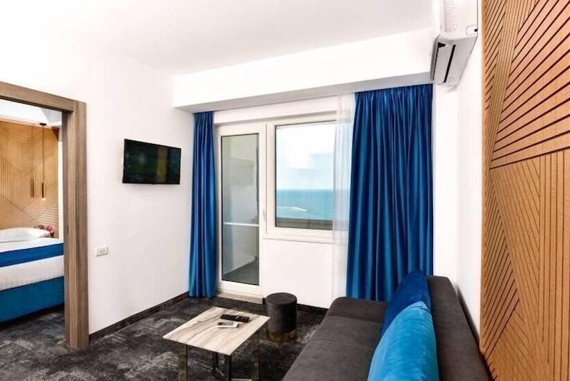 דירת חדר נוף לים, Parc