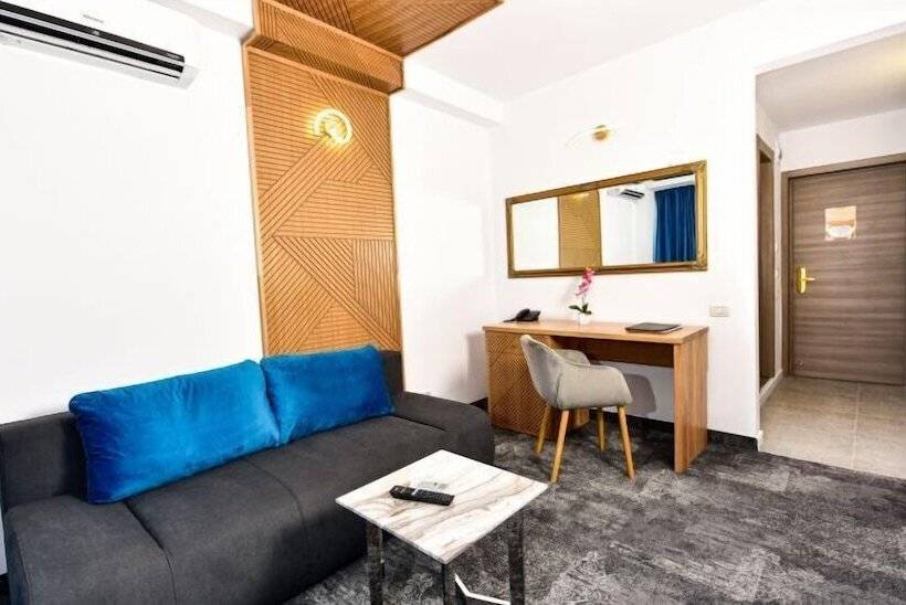 דירת חדר נוף לים, Parc