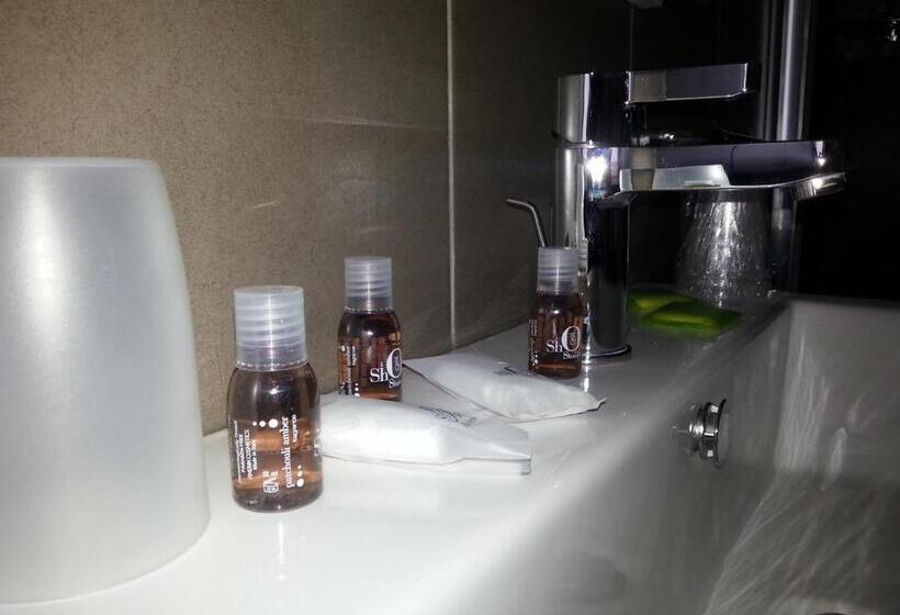 スタンダード4人部屋, Pineta