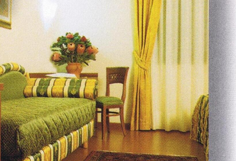 3-Bett-Standardzimmer, Piroga Padova