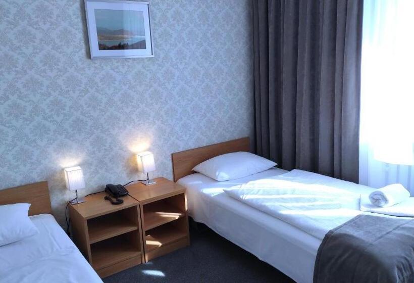 اتاق استاندارد, Polonia