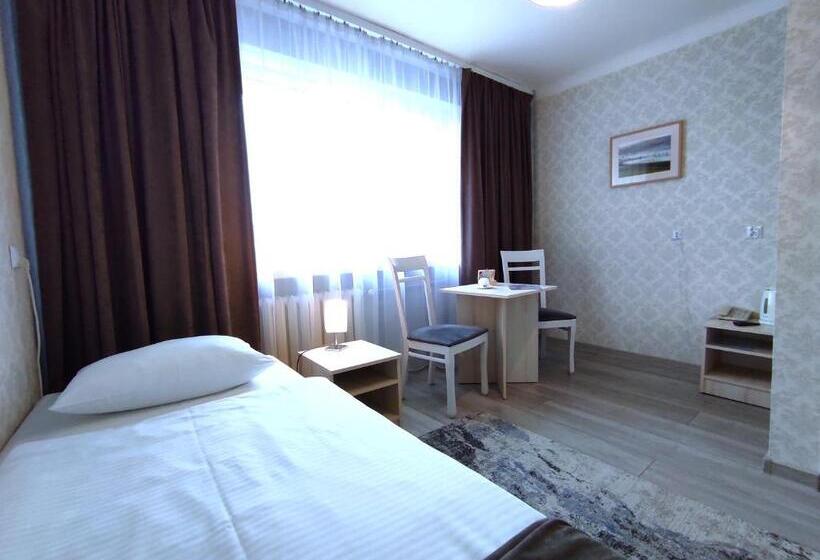 اتاق استاندارد یک نفره, Polonia