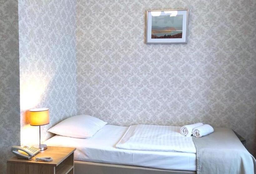 اتاق استاندارد یک نفره, Polonia