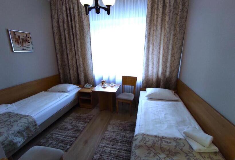 اتاق استاندارد, Polonia