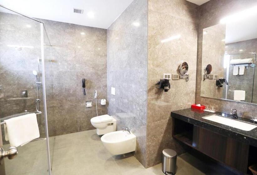 스탠다드 룸 킹사이즈 침대, Ramada By Wyndham Jamshedpur