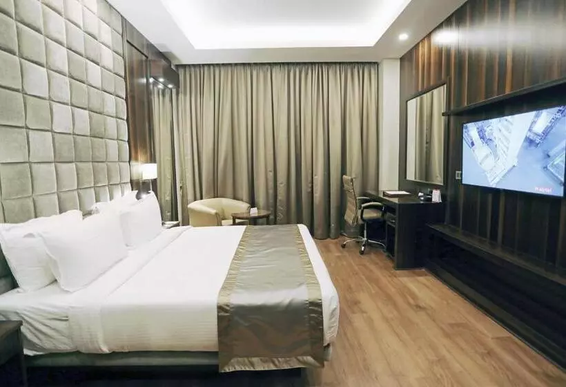 キングサイズベッドのスタンダードルーム, Ramada By Wyndham Jamshedpur