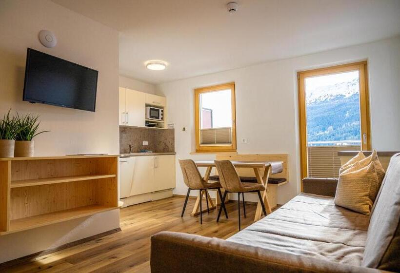 小型套房带阳台, Residence Montana